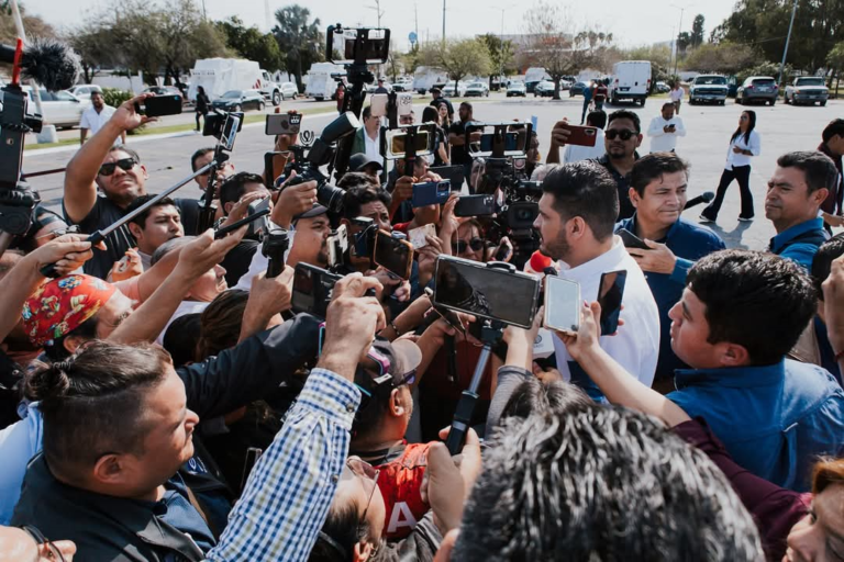 beto entrevista entrega de camiones reclectores