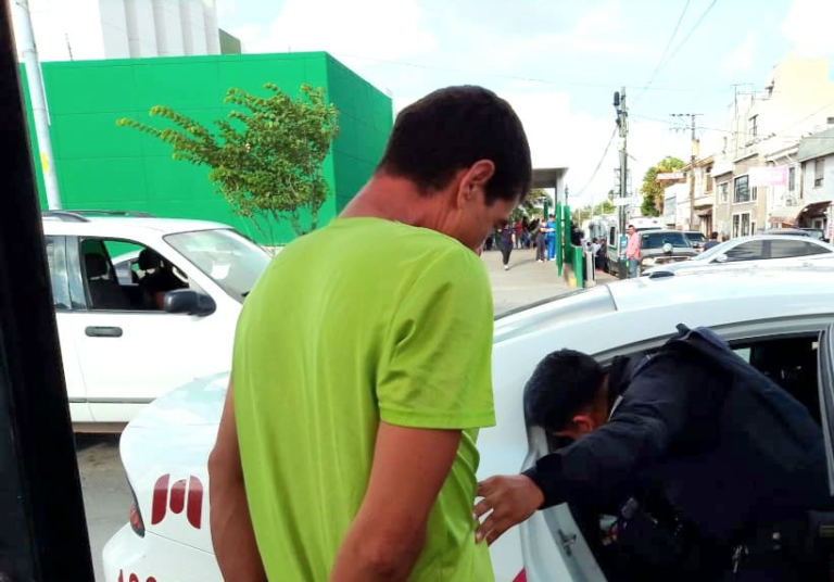 2 DETENIDO