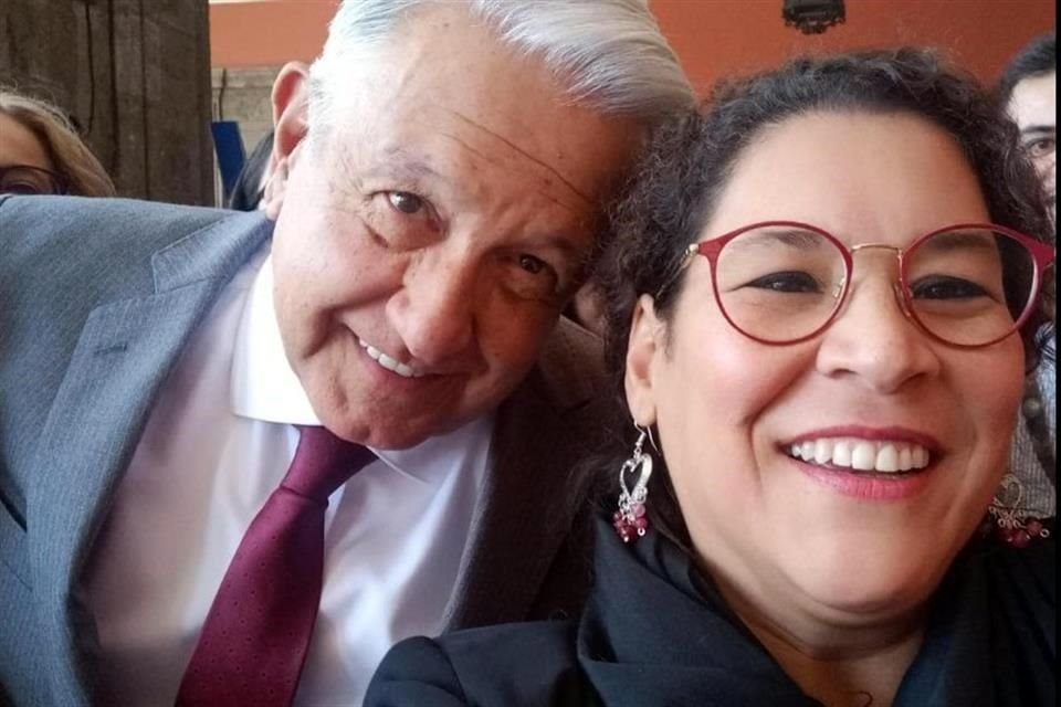 LENIA BATRES Y AMLO