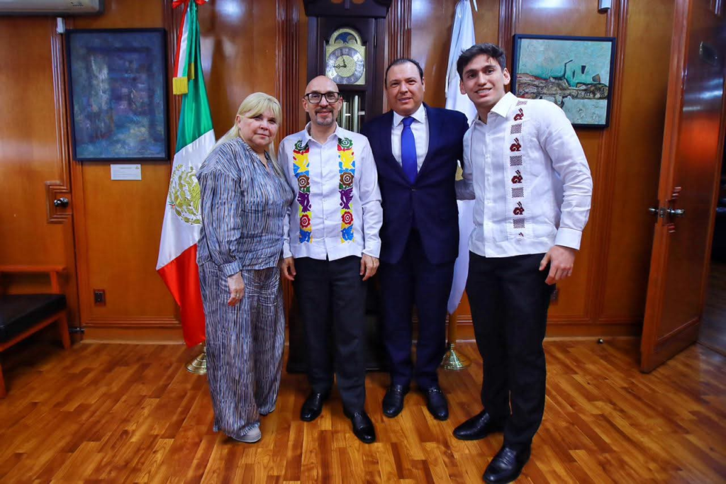 silvia e ismael con dirigente nacional